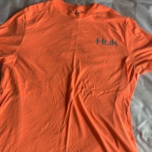 Huk tshirt size large